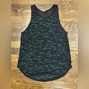 Lululemon lightweight running tank black camo size 6